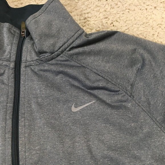 Nike Dri-Fit Elements Running Jacket - Size Medium - Heathered grey / black - Picture 2 of 9